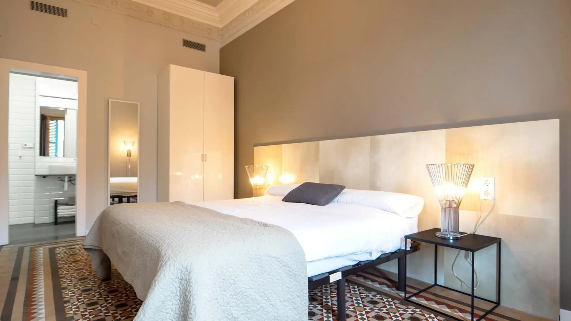 Rent Top Apartments Rambla Catalunya Barcelona