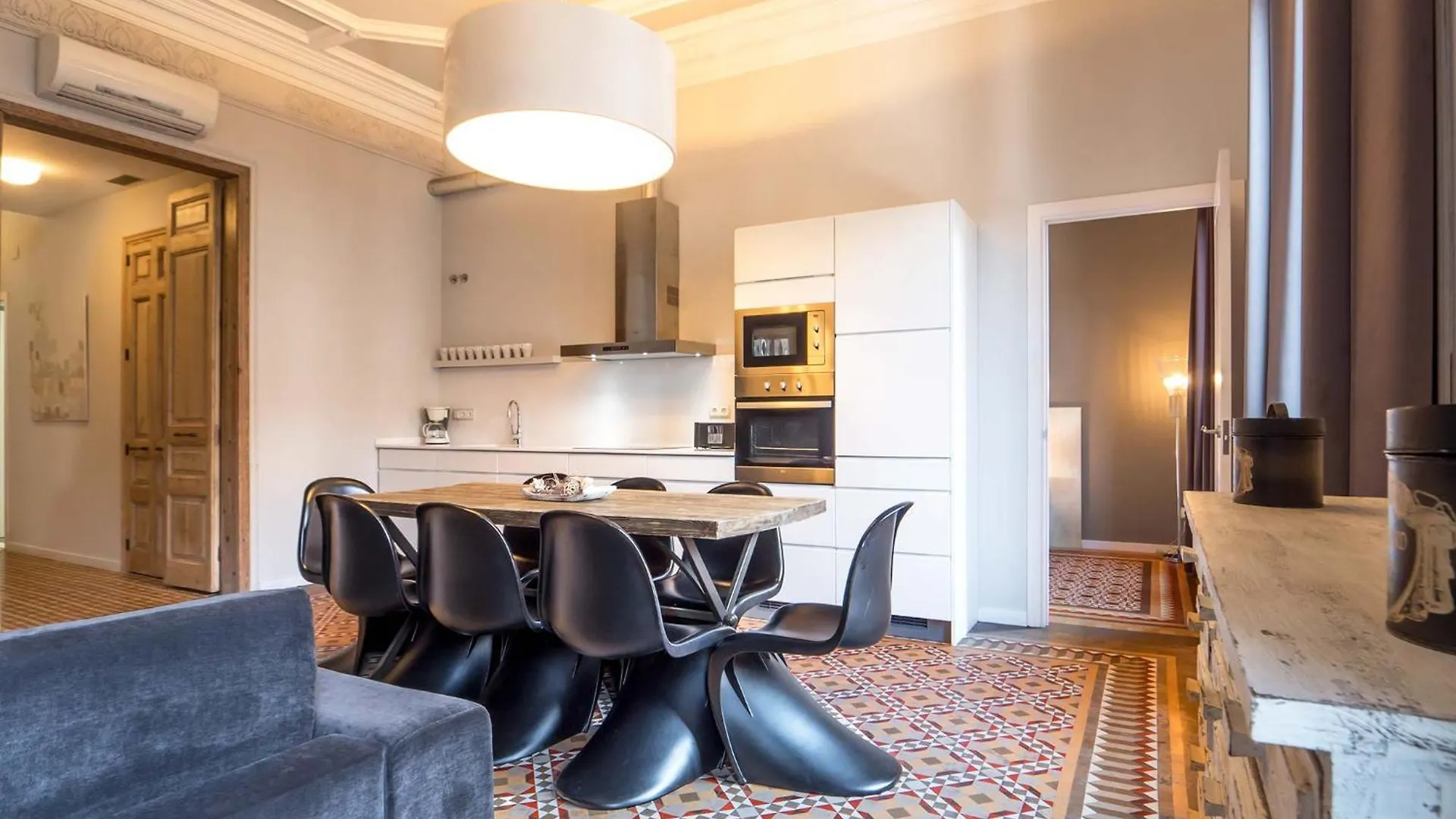 Rent Top Apartments Rambla Catalunya Barcelona Spain