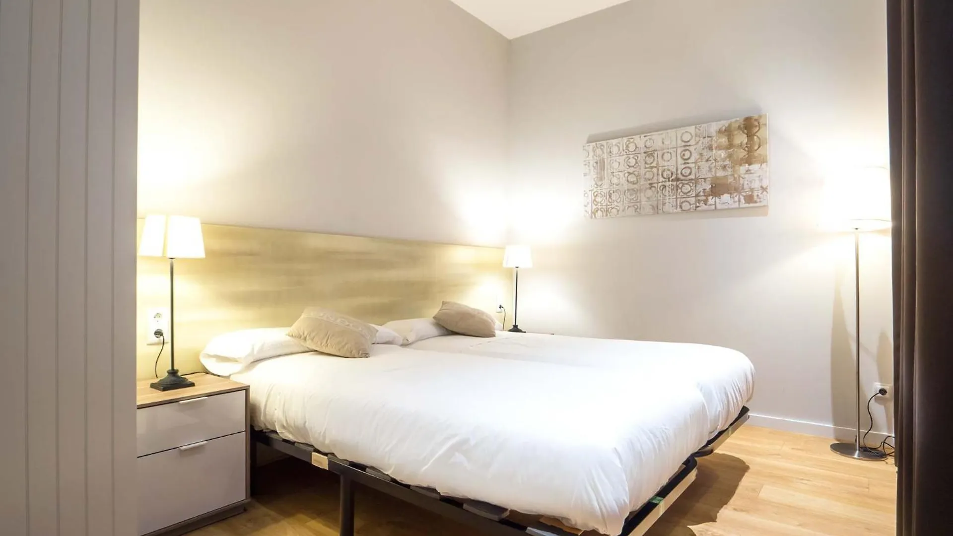 Rent Top Apartments Rambla Catalunya Barcelona 0*,  Spain