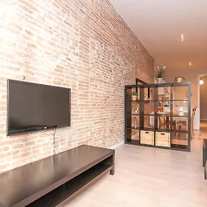 trivao-ramblas-apartments.topbarcelonahotels.com/